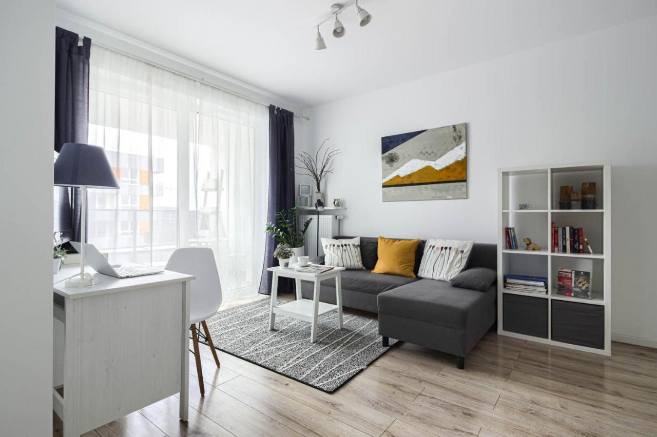ורשה M&R Apartament Airport&Business Premium Komputerowa - Underground Garage - Free Wifi - Netflix - Self Check-In - 5 Min From Chopin Airport מראה חיצוני תמונה