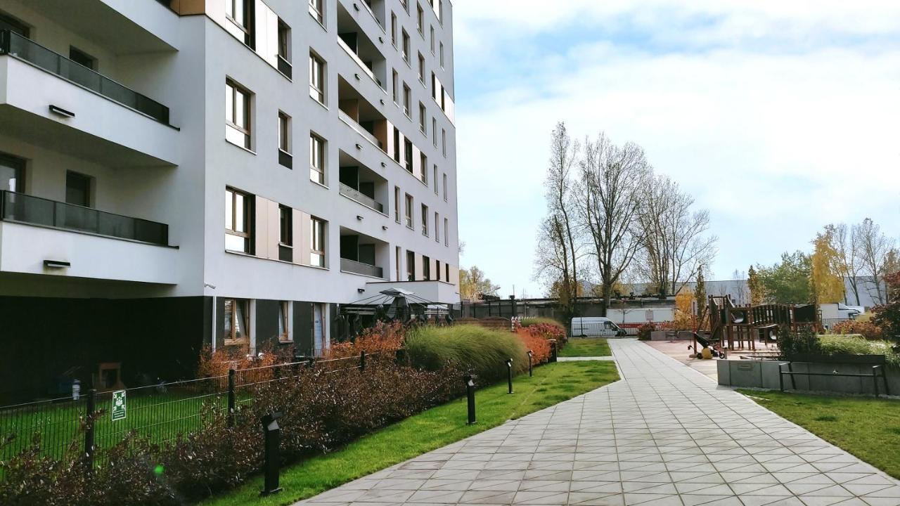 ורשה M&R Apartament Airport&Business Premium Komputerowa - Underground Garage - Free Wifi - Netflix - Self Check-In - 5 Min From Chopin Airport מראה חיצוני תמונה