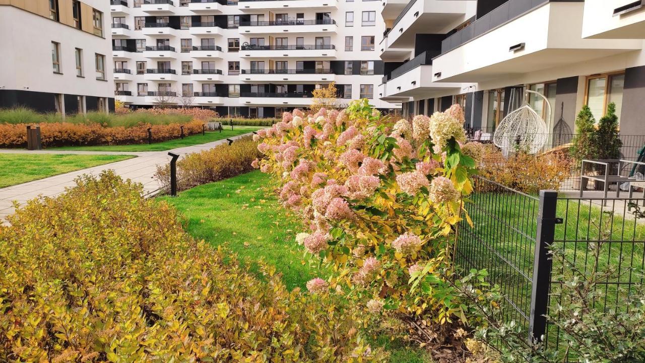 ורשה M&R Apartament Airport&Business Premium Komputerowa - Underground Garage - Free Wifi - Netflix - Self Check-In - 5 Min From Chopin Airport מראה חיצוני תמונה