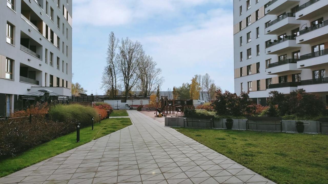 ורשה M&R Apartament Airport&Business Premium Komputerowa - Underground Garage - Free Wifi - Netflix - Self Check-In - 5 Min From Chopin Airport מראה חיצוני תמונה