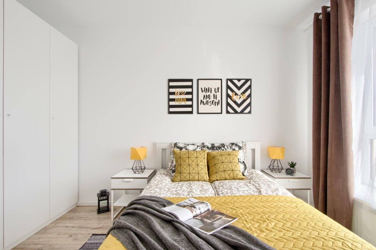 ורשה M&R Apartament Airport&Business Premium Komputerowa - Underground Garage - Free Wifi - Netflix - Self Check-In - 5 Min From Chopin Airport מראה חיצוני תמונה