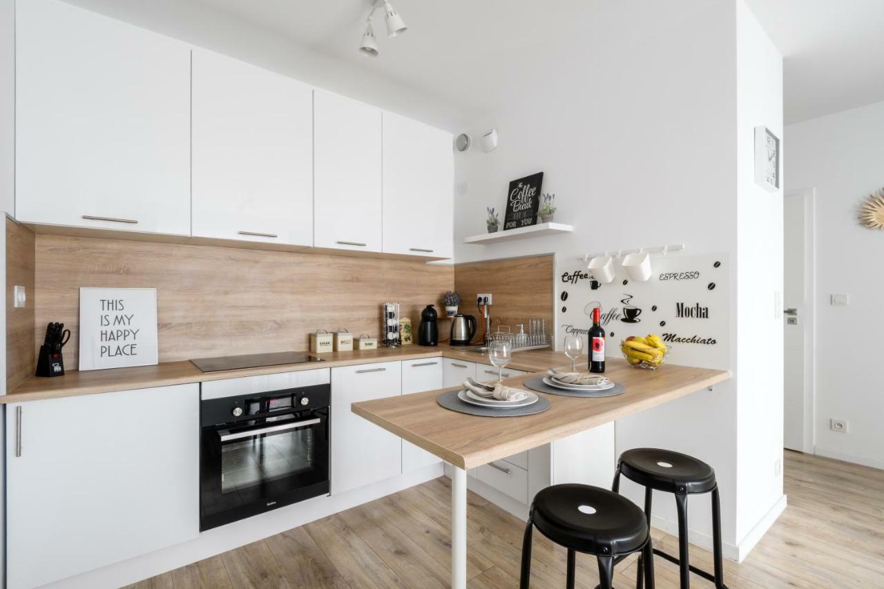 ורשה M&R Apartament Airport&Business Premium Komputerowa - Underground Garage - Free Wifi - Netflix - Self Check-In - 5 Min From Chopin Airport מראה חיצוני תמונה