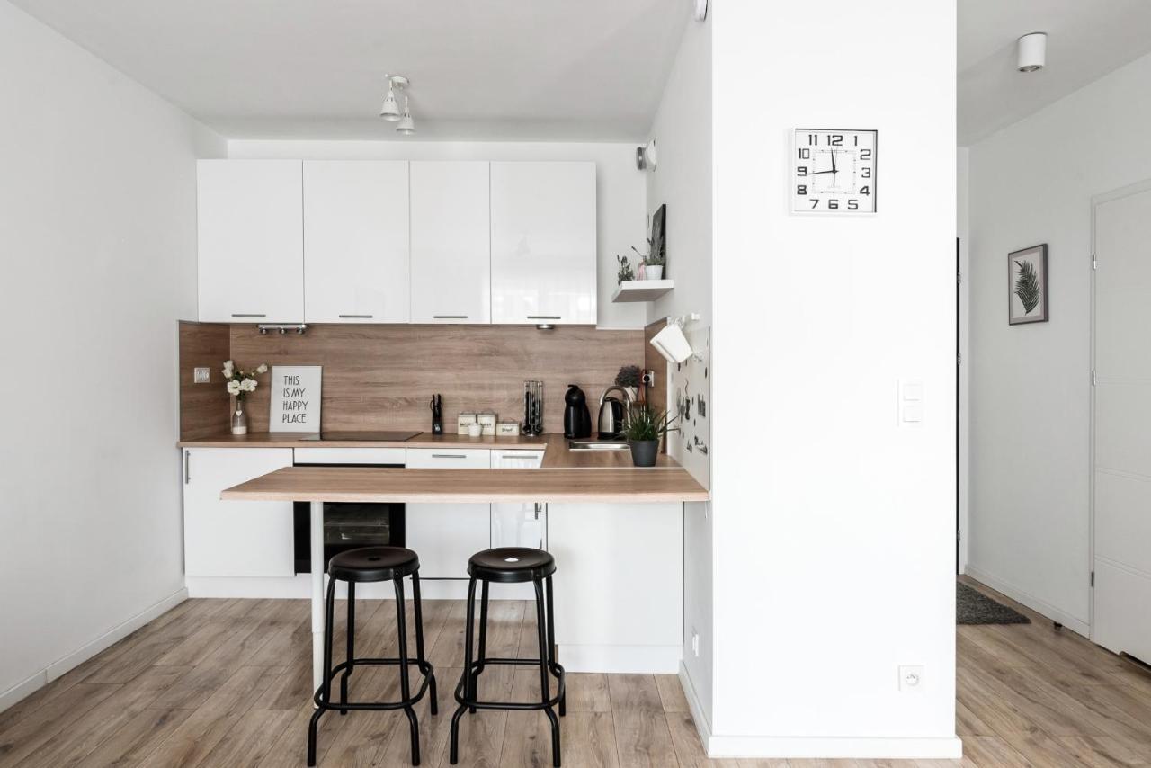 ורשה M&R Apartament Airport&Business Premium Komputerowa - Underground Garage - Free Wifi - Netflix - Self Check-In - 5 Min From Chopin Airport מראה חיצוני תמונה