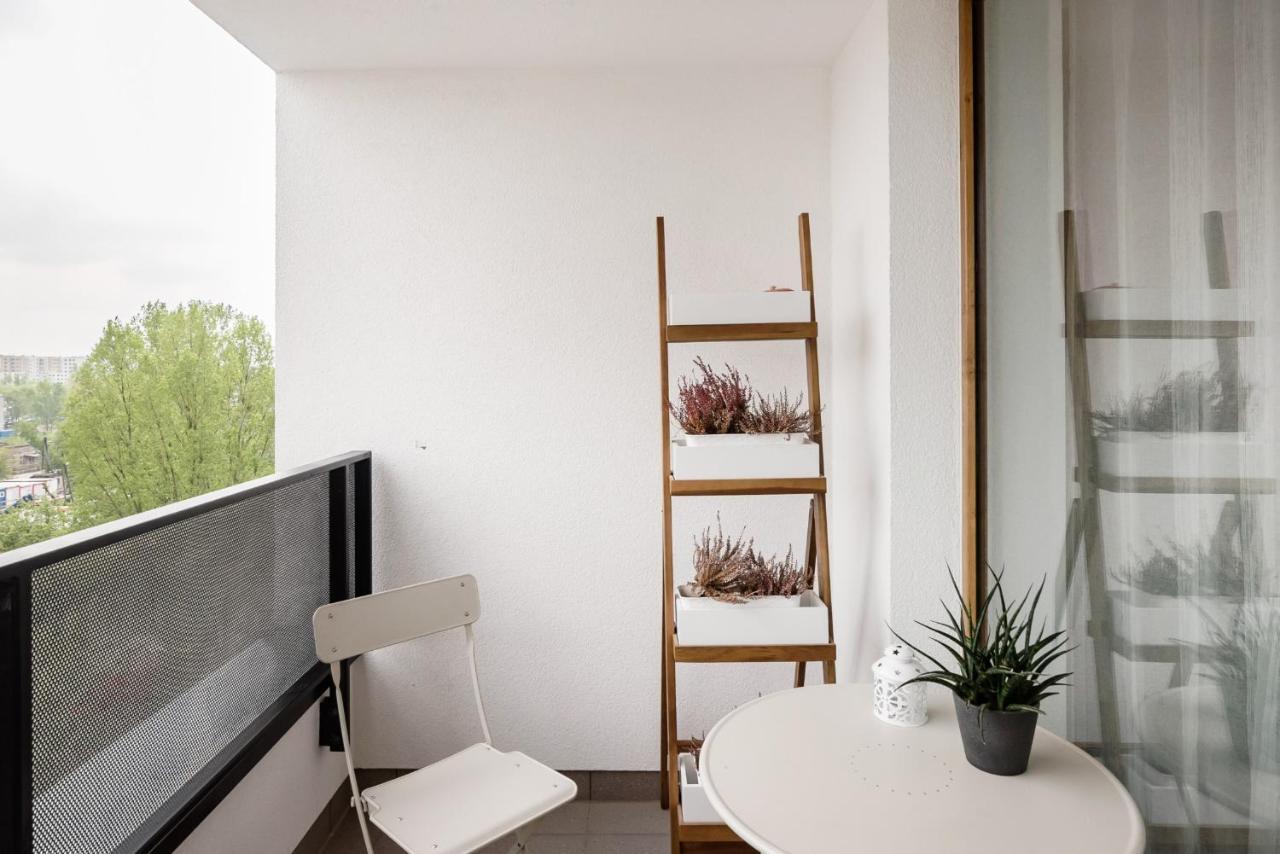 ורשה M&R Apartament Airport&Business Premium Komputerowa - Underground Garage - Free Wifi - Netflix - Self Check-In - 5 Min From Chopin Airport מראה חיצוני תמונה